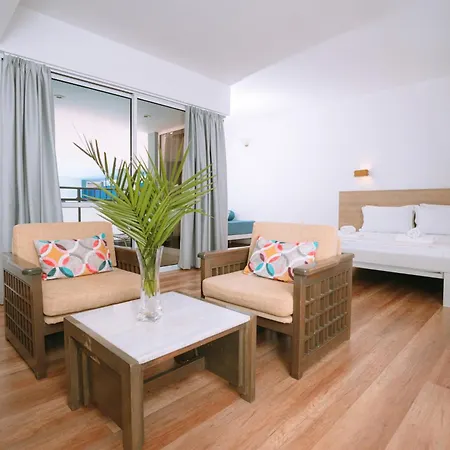 Santa Marina Unique Отель 4*